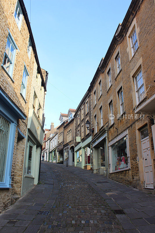 中世纪的商店和房屋，鹅卵石街道/凯瑟琳山，萨默塞特-英格兰